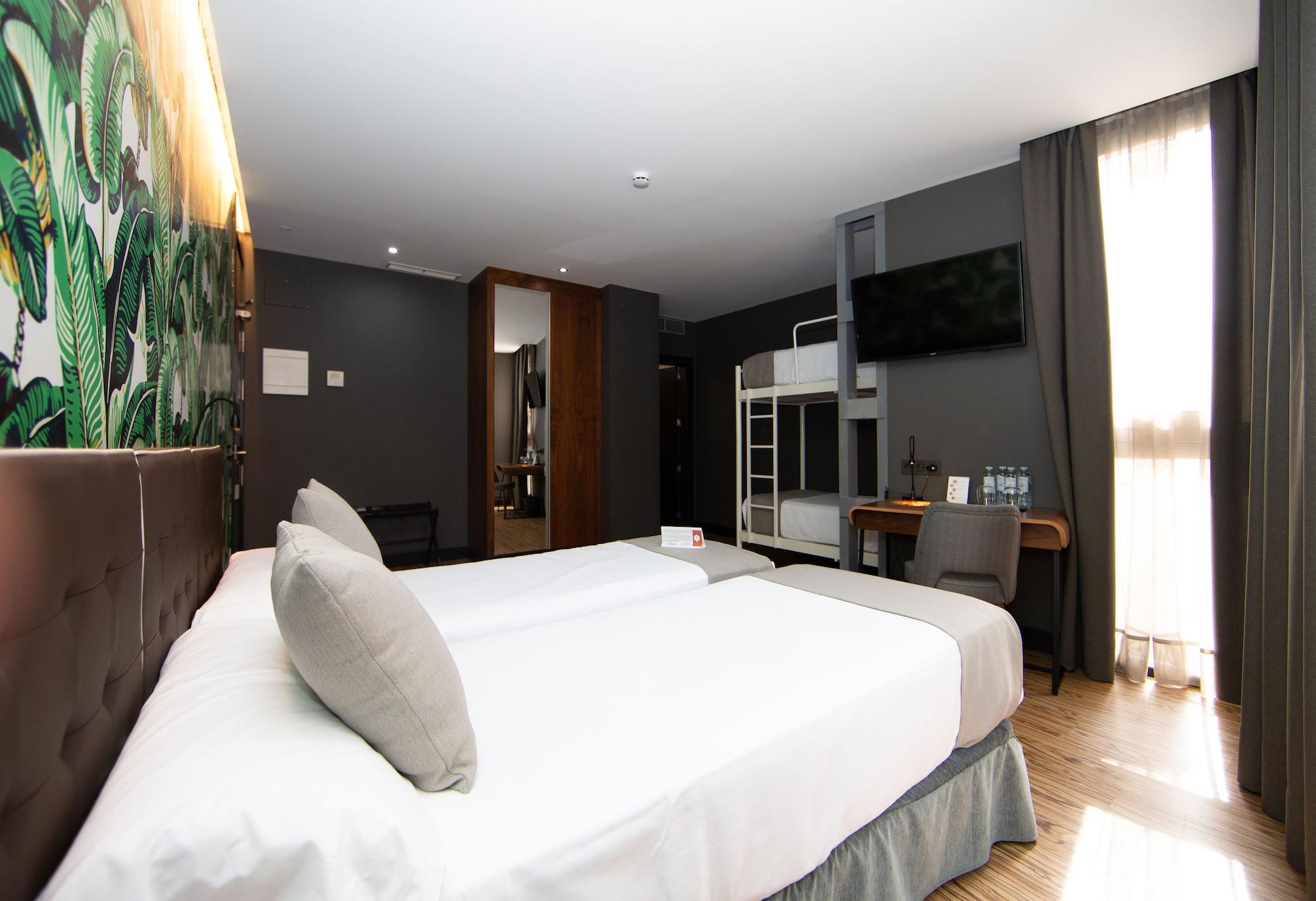 Málaga Premium Hotel Bagian luar foto