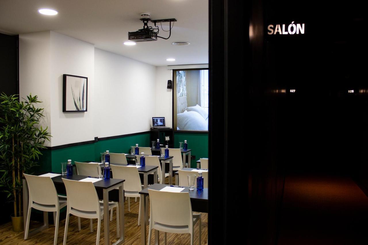 Málaga Premium Hotel Bagian luar foto